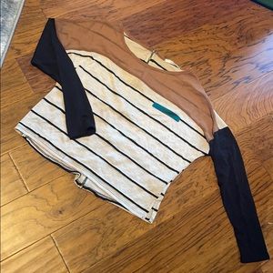 Striped quarter sleeve with zippered back